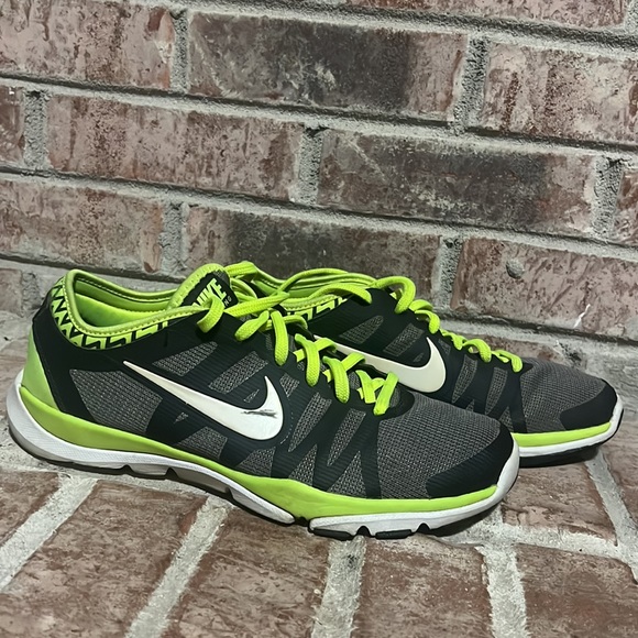 Nike Shoes - Women’s Nike flex supreme TR3 green/grey size 8.5